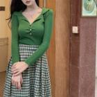 V-neck Top/checked Skirt
