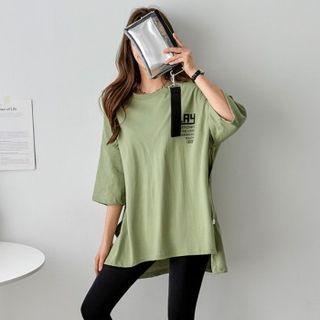 Button-trim Letter Print T-shirt