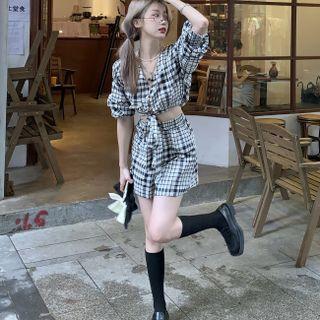 Plaid Cropped Blouse / Shorts