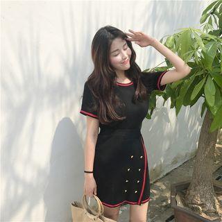 Set: Short-sleeve Top + Double-breasted Skirt