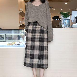 Knitted Sweater / Plaid Midi Skirt