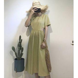 Cut Out Gingham Short-sleeve A-line Midi Dress