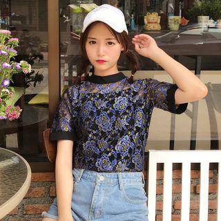 Set: Plain Camisole Top + Lace Short Sleeve T-shirt