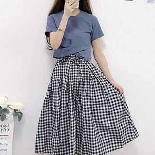 Set: Plain Short-sleeve T-shirt + Plaid A-line Skirt