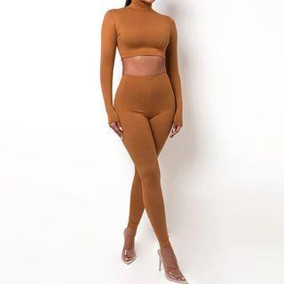 Set: Turtleneck Cropped T-shirt + Leggings
