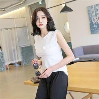 Sleeveless Flap-detail Top