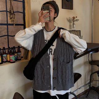 Printed T-shirt / Button-down Knit Vest