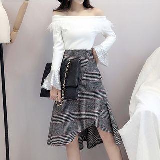 Set: Off-shoulder Sequined Long-sleeve T-shirt + Plaid A-line Skirt