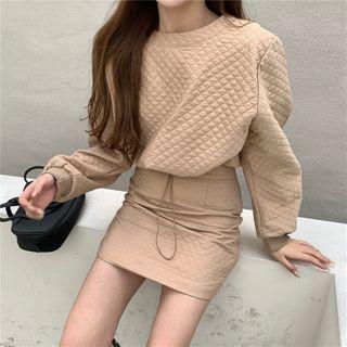 Plain Sweatshirt / Mini Pencil Skirt