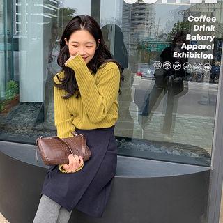 Collared Woolen Rib-knit Top