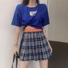Applique Short-sleeve T-shirt / Plaid Pleated Skirt