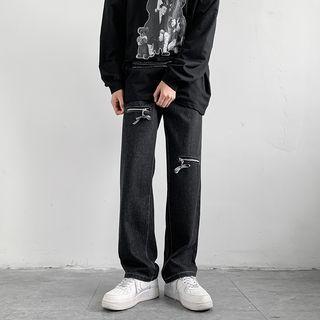 Loose Fit Zipped Jeans