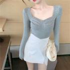Square-neck Long-sleeve T-shirt / A-line Skirt