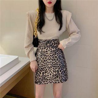 Long-sleeve Plain Top / Leopard Print Skirt