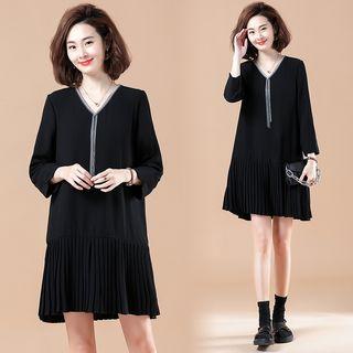 3/4-sleeve V-neck Pleated Dress