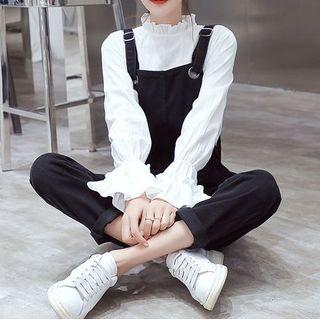 Bell-sleeve Top / Straight-cut Jumper Jeans / Set