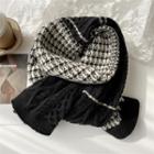 Houndstooth Knit Scarf Black & White - One Size