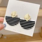 Striped Semicircle Stud Earring 1 Pair - Gold - One Size