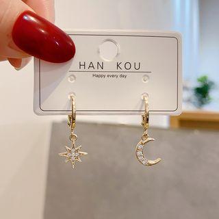 Non-matching Rhinestone Moon & Star Dangle Earring 1 Pair - E1580 - Gold - One Size
