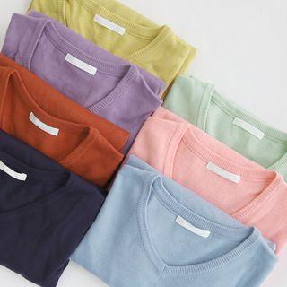 Colored V-neck Loose-fit Knit Top