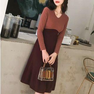 Long Sleeve V-neck Two Tone Knit Dress