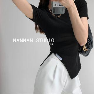 Asymmetrical Side-slit Crop T-shirt