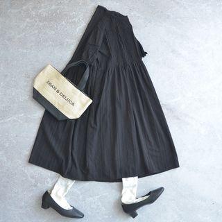 Short-sleeve Lace Cut-out Dress Black - One Size