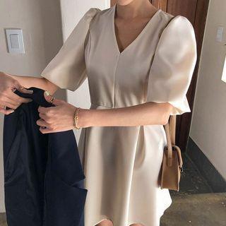 V-neck Puff-sleeve Flare Dress