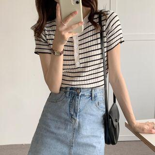 Crew-neck Two-tone Button-up Ribbed Knit Top