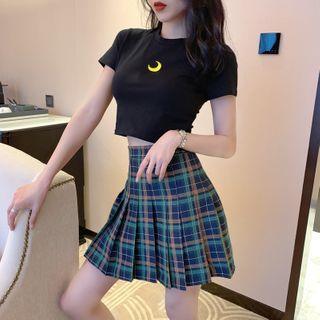 Crescent Embroidered Short-sleeve Cropped T-shirt / Plaid Mini Pleated Skirt