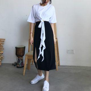 Plain Short-sleeve T-shirt / Side Slit Midi Skirt