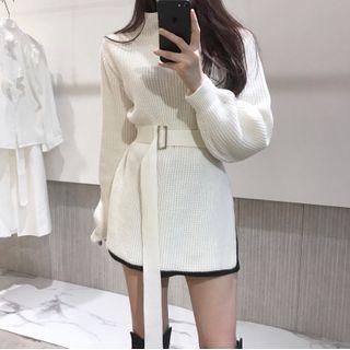 Mock-neck Belt-waist Sweater