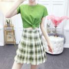 Set: Crew-neck Short-sleeve T-shirt + Plaid Mini Pleated Skirt