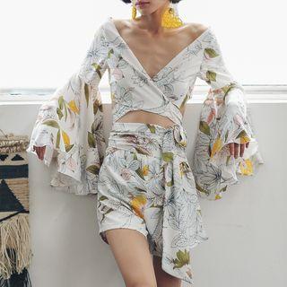 Set: Long-sleeve Cropped Floral Print Top + Shorts