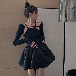 High-waist A-line Mini Skirt / Halter Top / Oversleeves