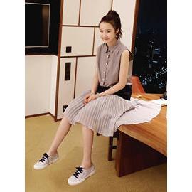 Color-block Pleated-hem Dress