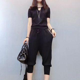 Set: Plain Short Sleeve T-shirt + Cropped Drawstring Jogger Pants