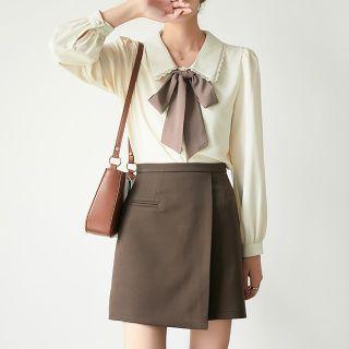 Collared Ribbon Tie-neck Blouse