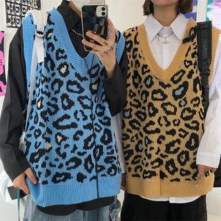 Leopard Print Sweater Vest / Plain Shirt