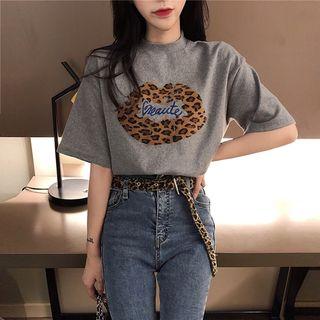 Short-sleeve Leopard Print Lip T-shirt