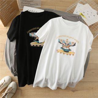 Short-sleeve Carousel Embroidered T-shirt