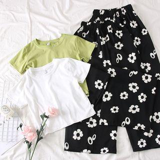 Set: Plain T-shirt + Flower-print Wide-leg Pants