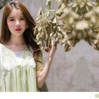 Short Sleeve Mock Two Piece Lace Panel Leaf Print Top