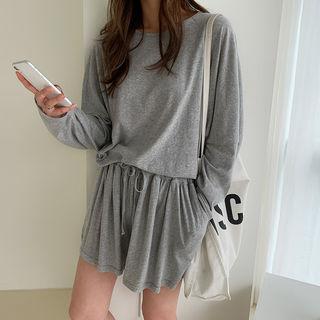 T-shirt & Sweatshorts Lounge Set