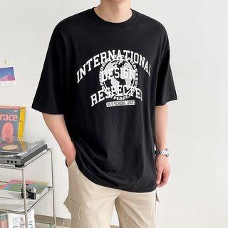 Globe Letter Print T-shirt