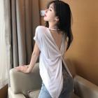 Short-sleeve Plain Open-back Knotted T-shirt