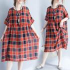 Short-sleeve Plaid Midi A-line Dress Red - One Size