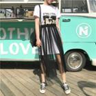 Set: Print Short-sleeve T-shirt Dress + Midi Mesh Skirt