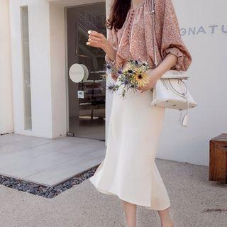 Ruffled Dip-back Long Skirt