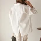 Button-back Loose-fit Shirt In 2 Designs